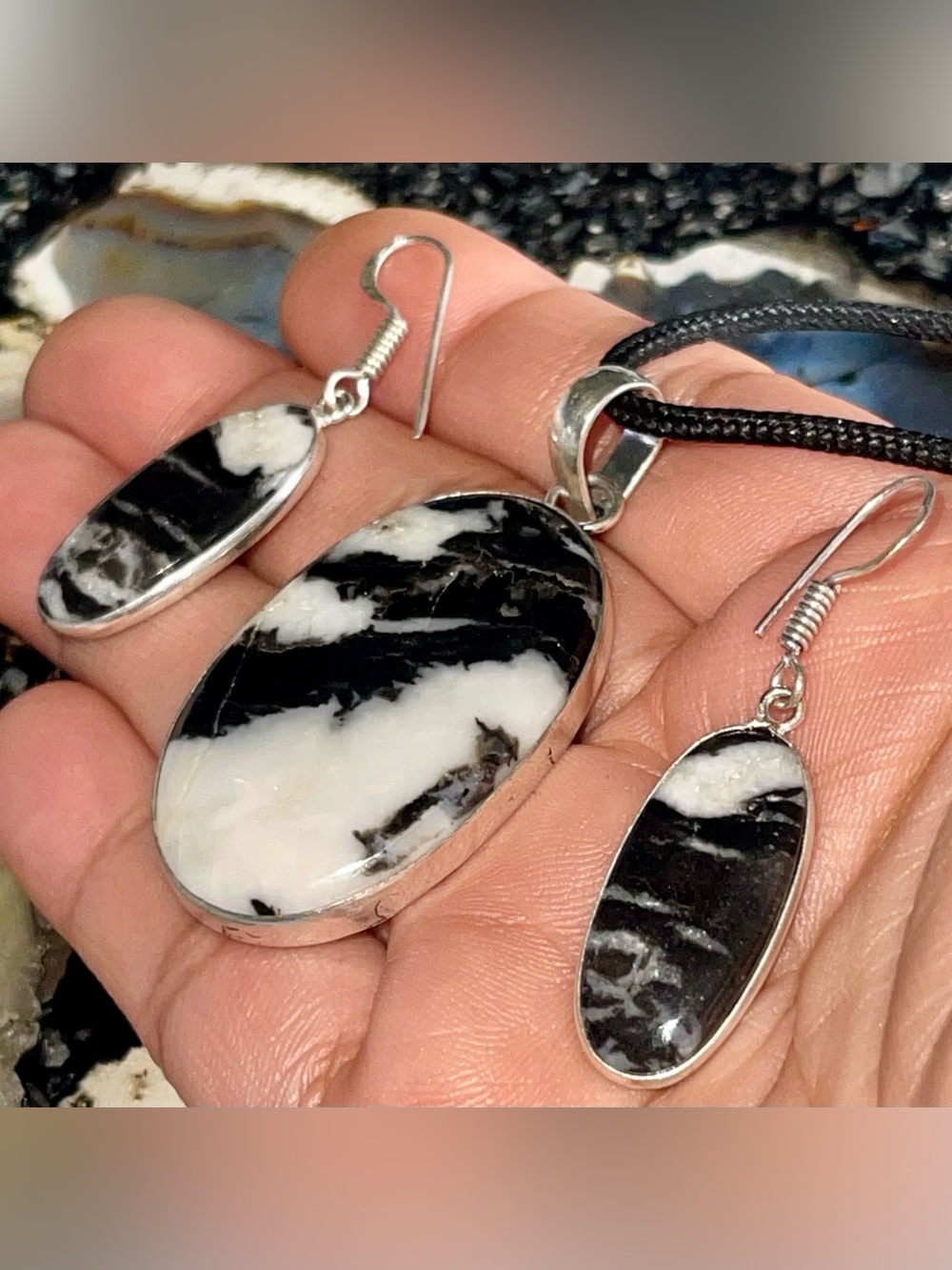 White Buffalo Turquoise Pendant & Earrings Set - Picture 10 of 17